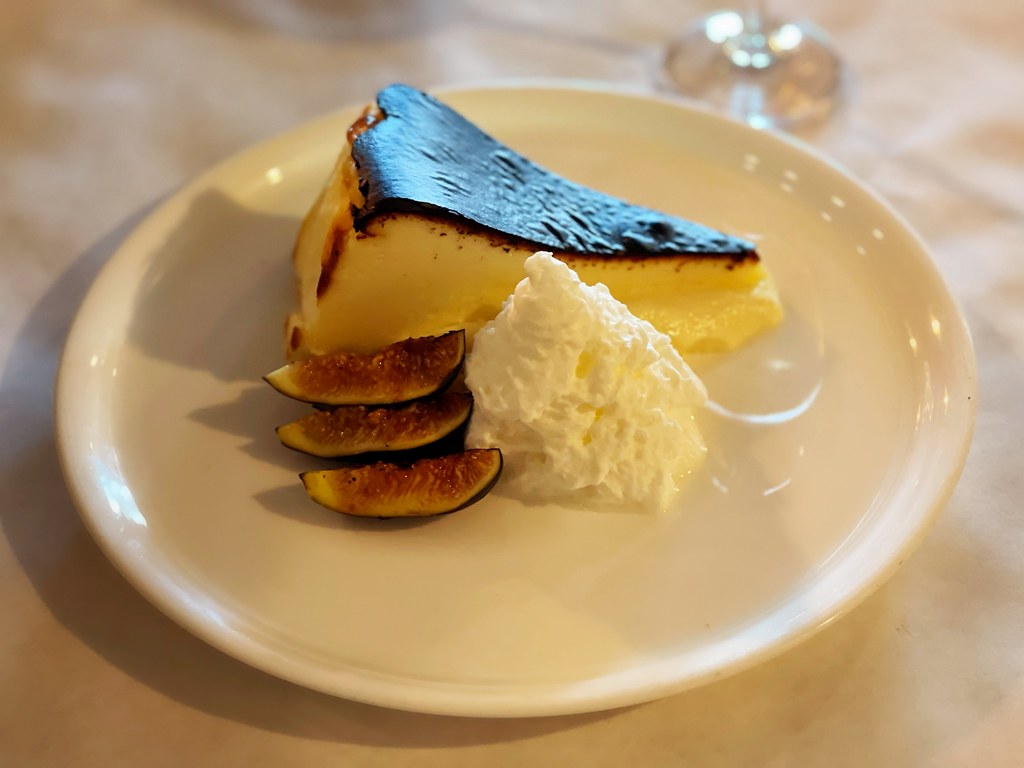 バスクチーズケーキ